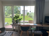 Lakeview?? Living room.
