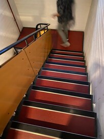 Escaliers raides quand on a des valises