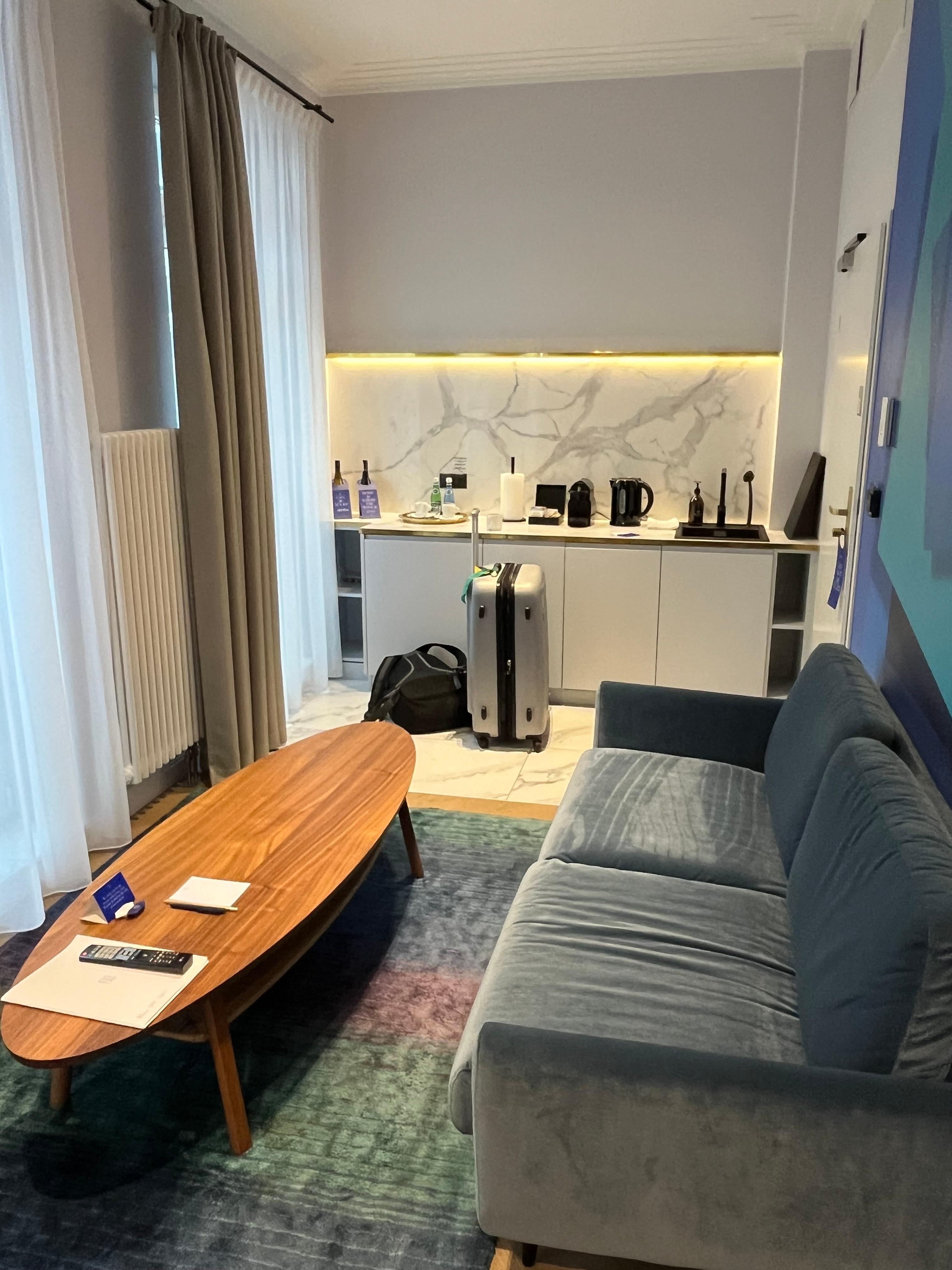 Sitting area In the room. 