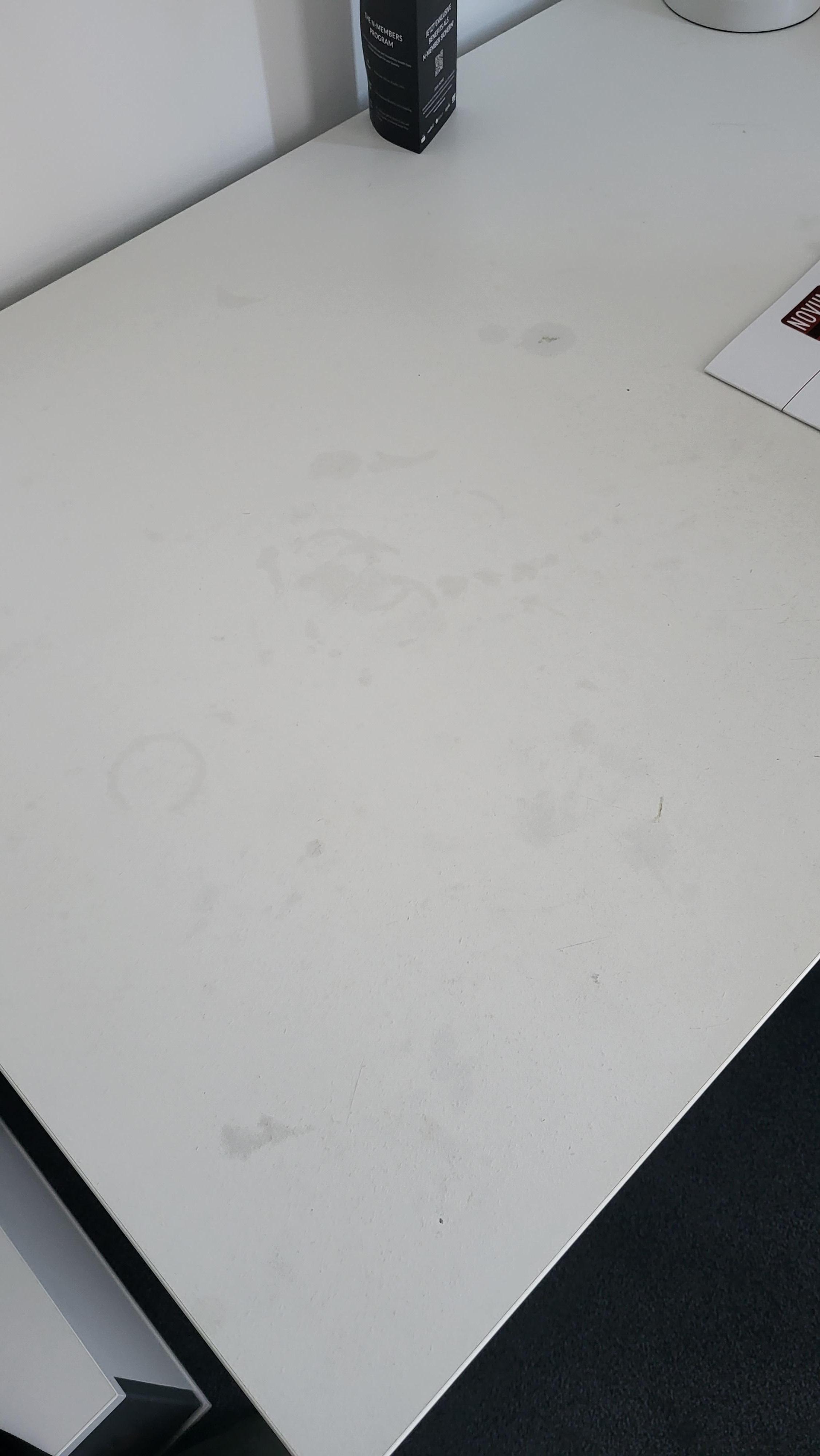Schreibtisch