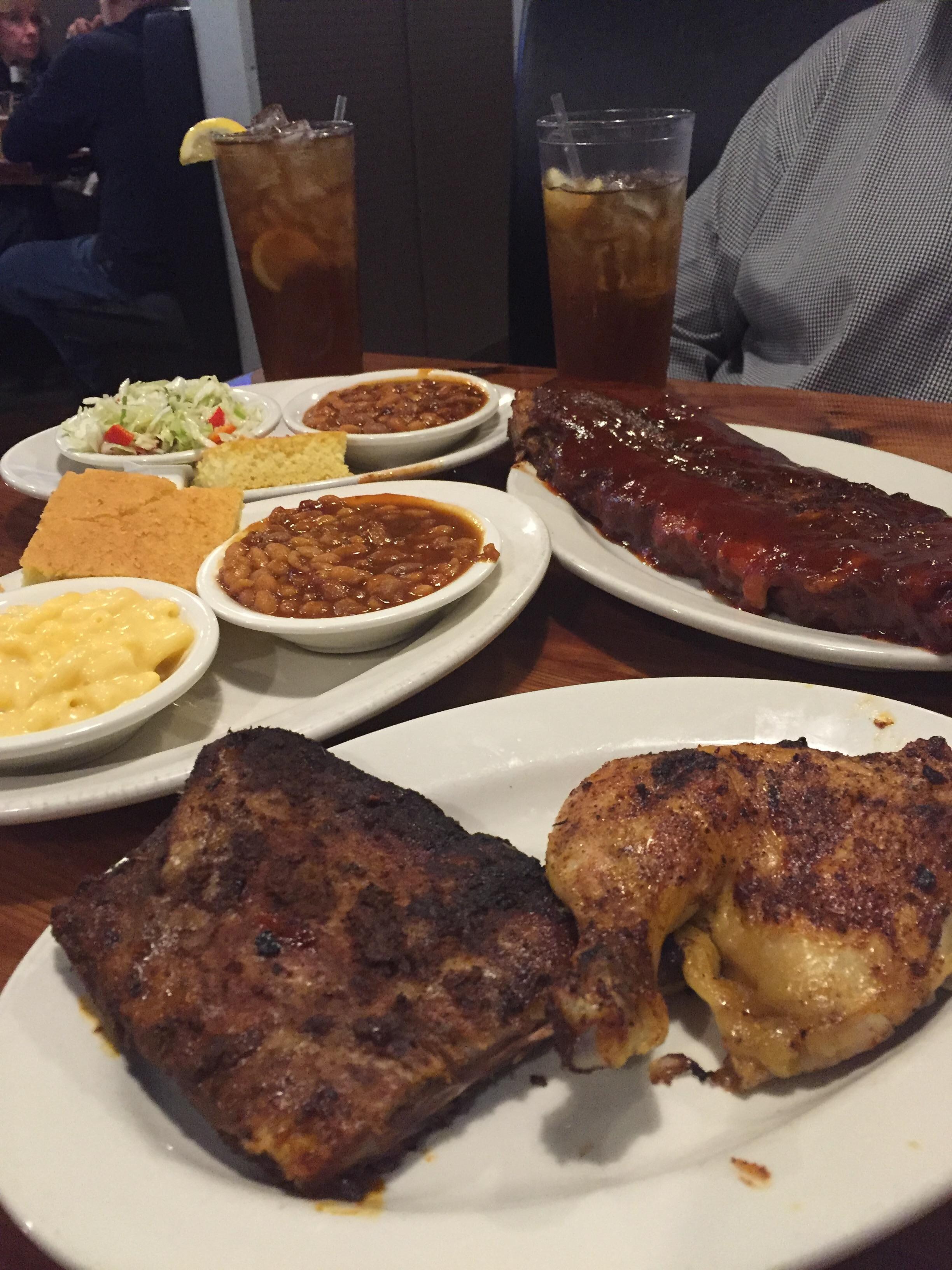 Outside of Bobs Barbeque