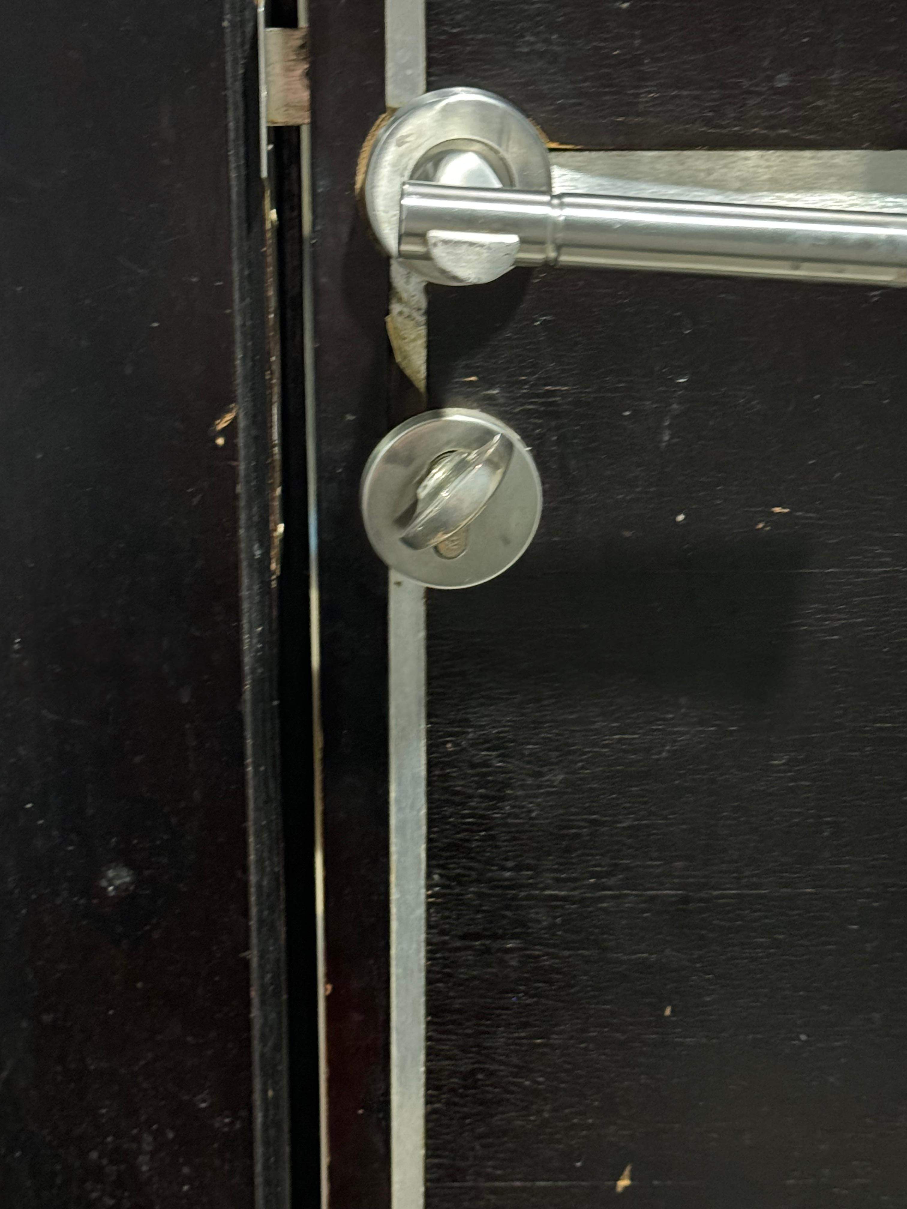 Gap on the door 