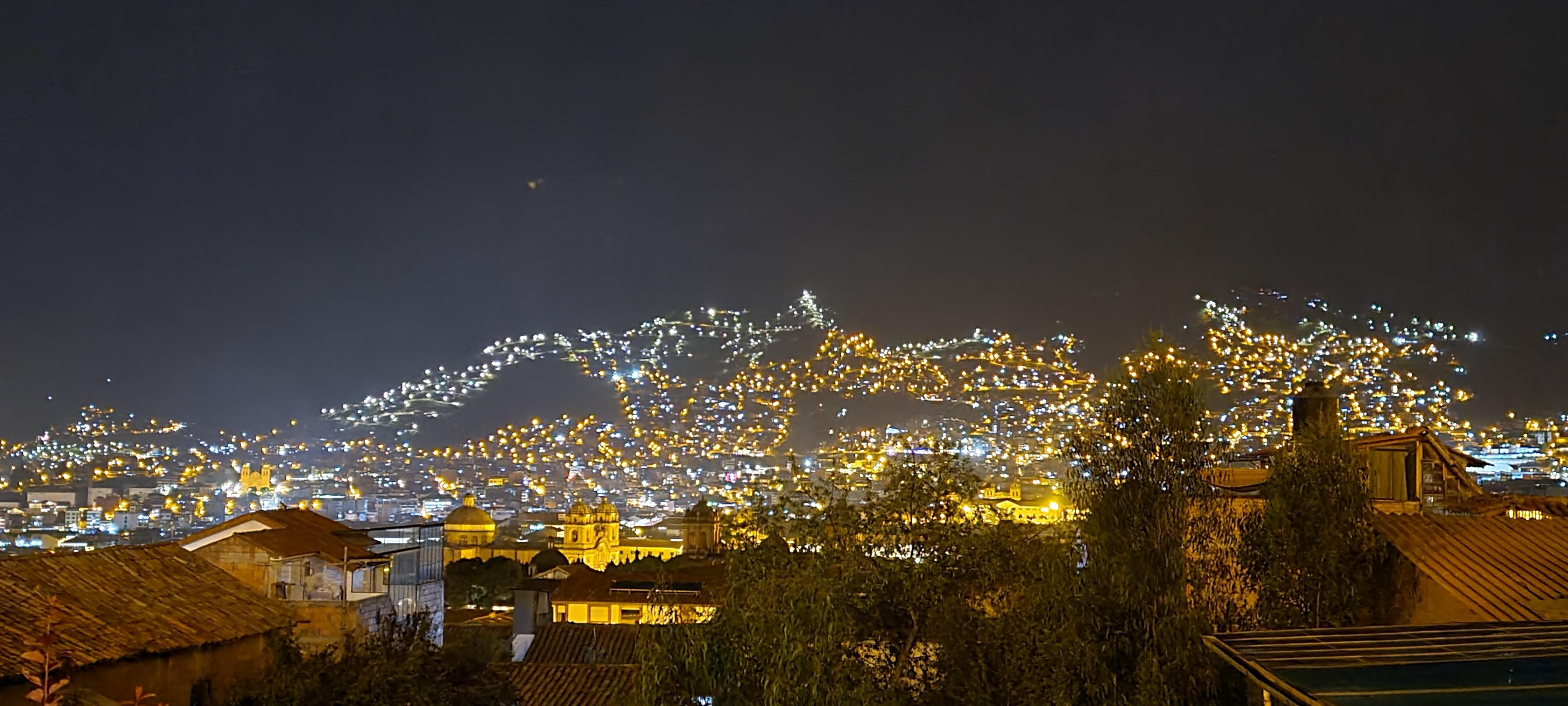 Vista nocturna desde el cuarto.