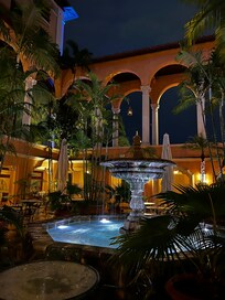 Fontana restaurant with the water fountain