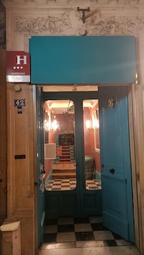 Entrée de l'hÎtel