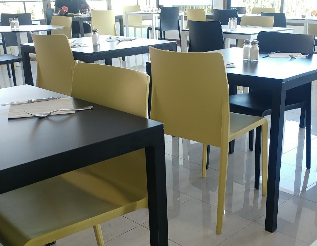 tables far too close together in the hotel "canteen"
