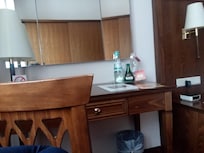 Mesa dentro de la habitación