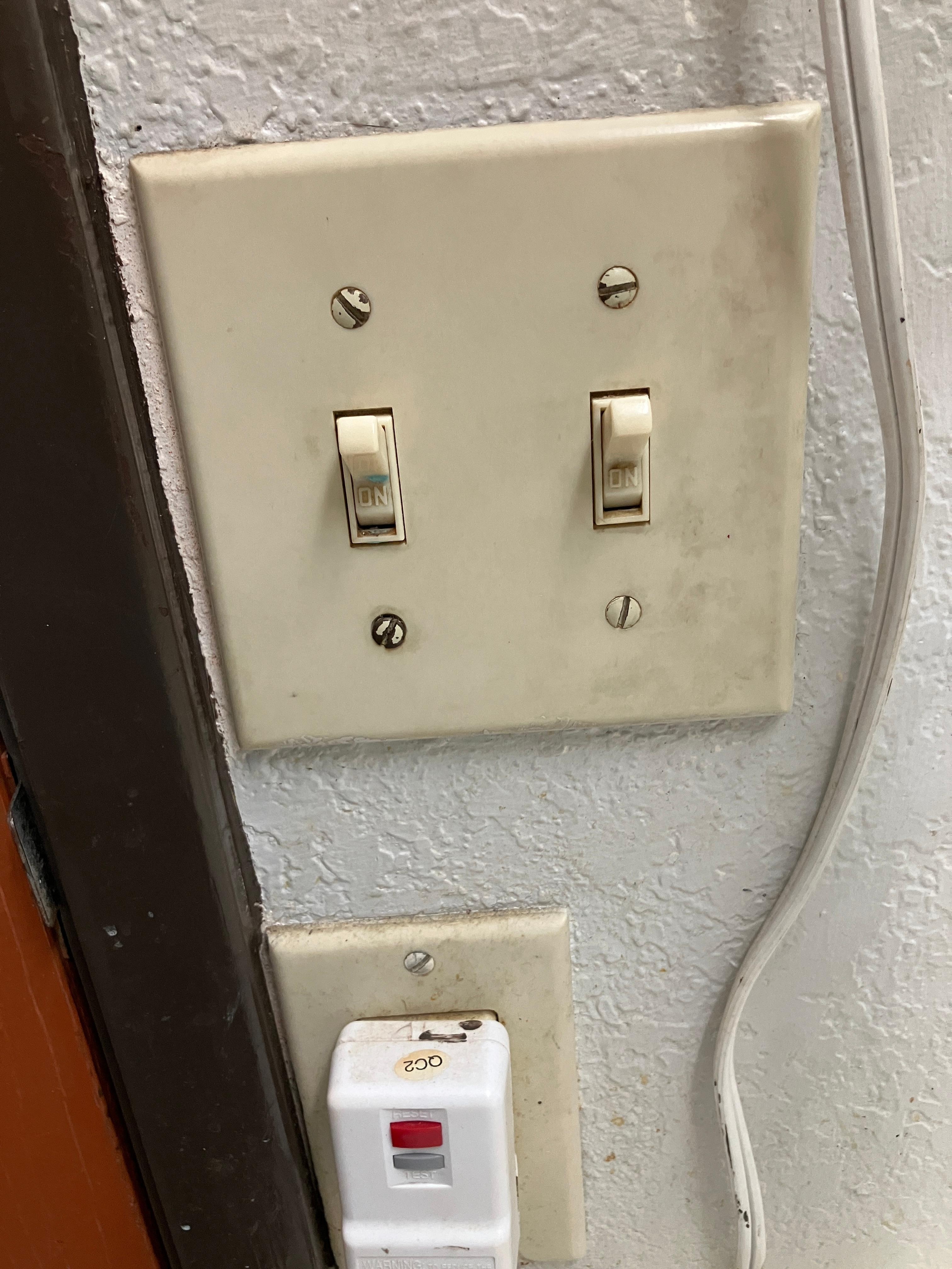 Møkkete på lysbrytere