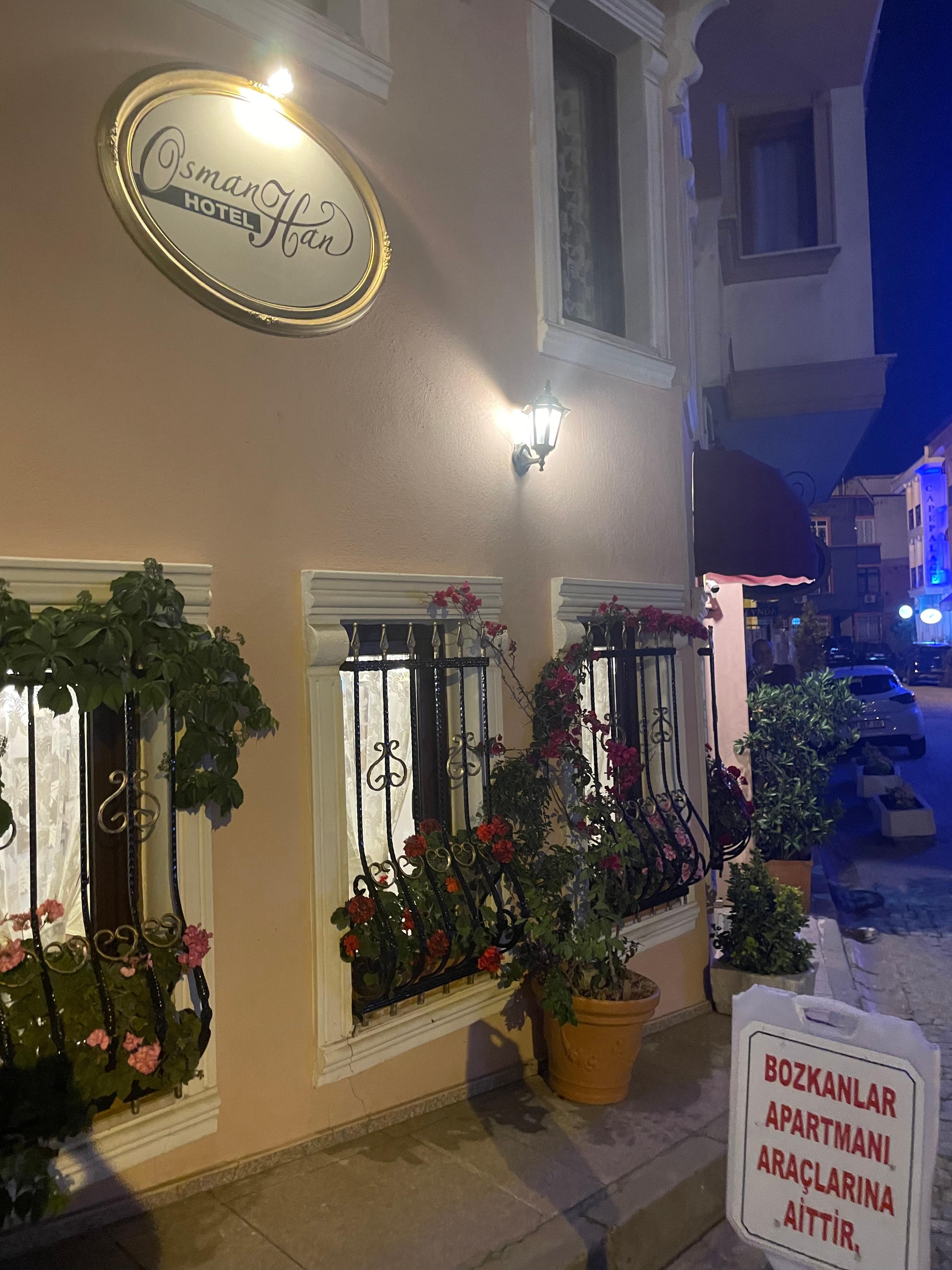 L’entrée de l’hôtel