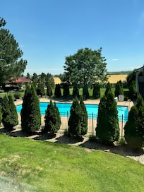 Beautiful, clean pool