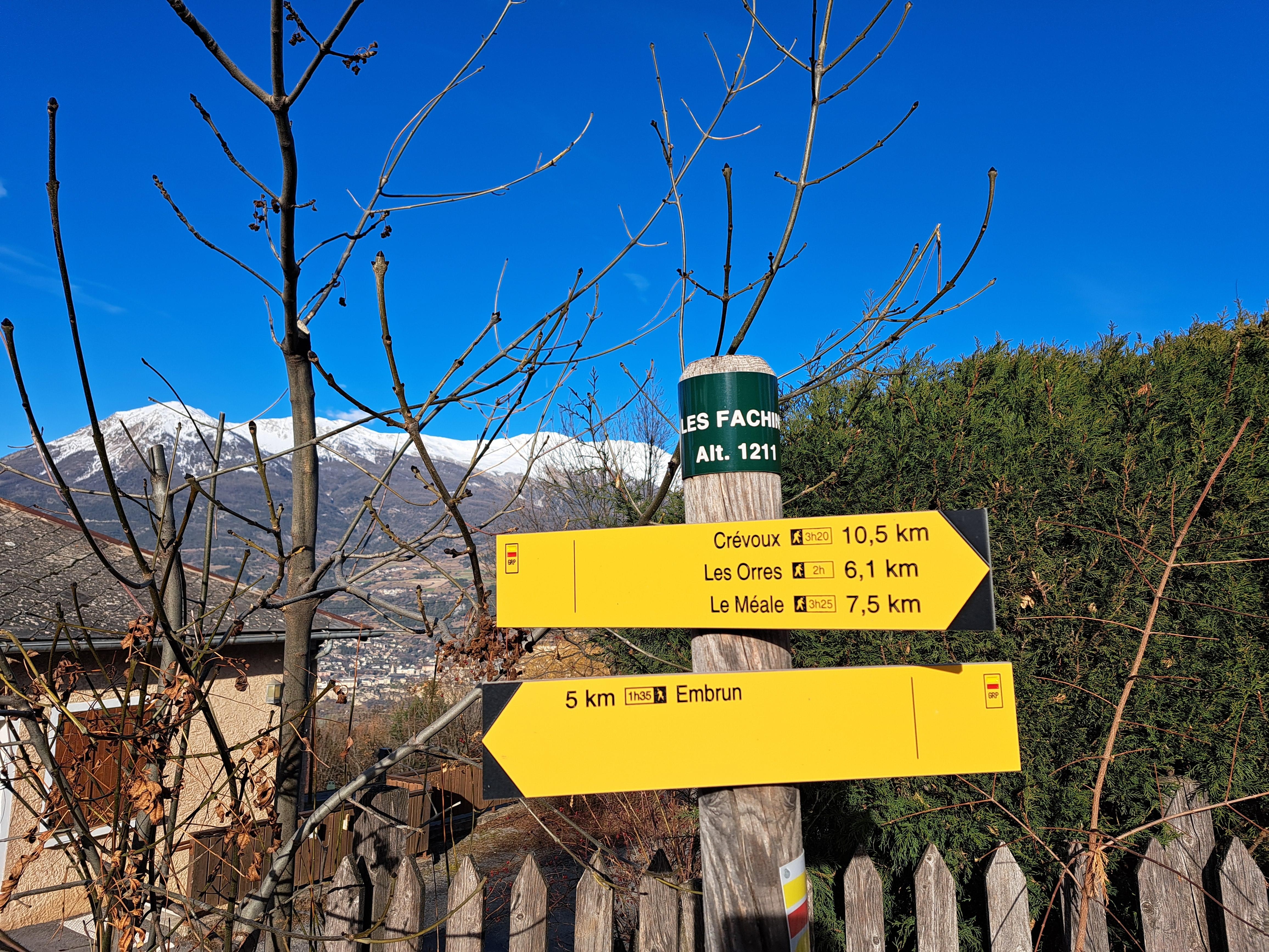 le village de Saint-Sauveur à proximité