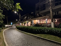 Walking distance to Rua das Piedras with great restaurants around