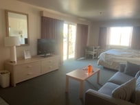 Spacious king room with balcony