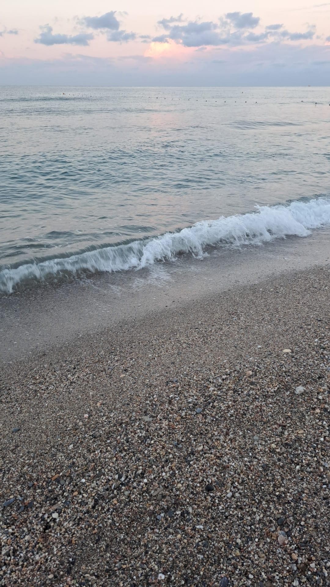 Der Strand ist steinig