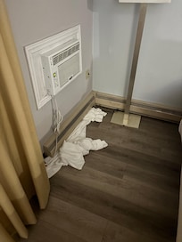 Towels on the floor (new clean room)