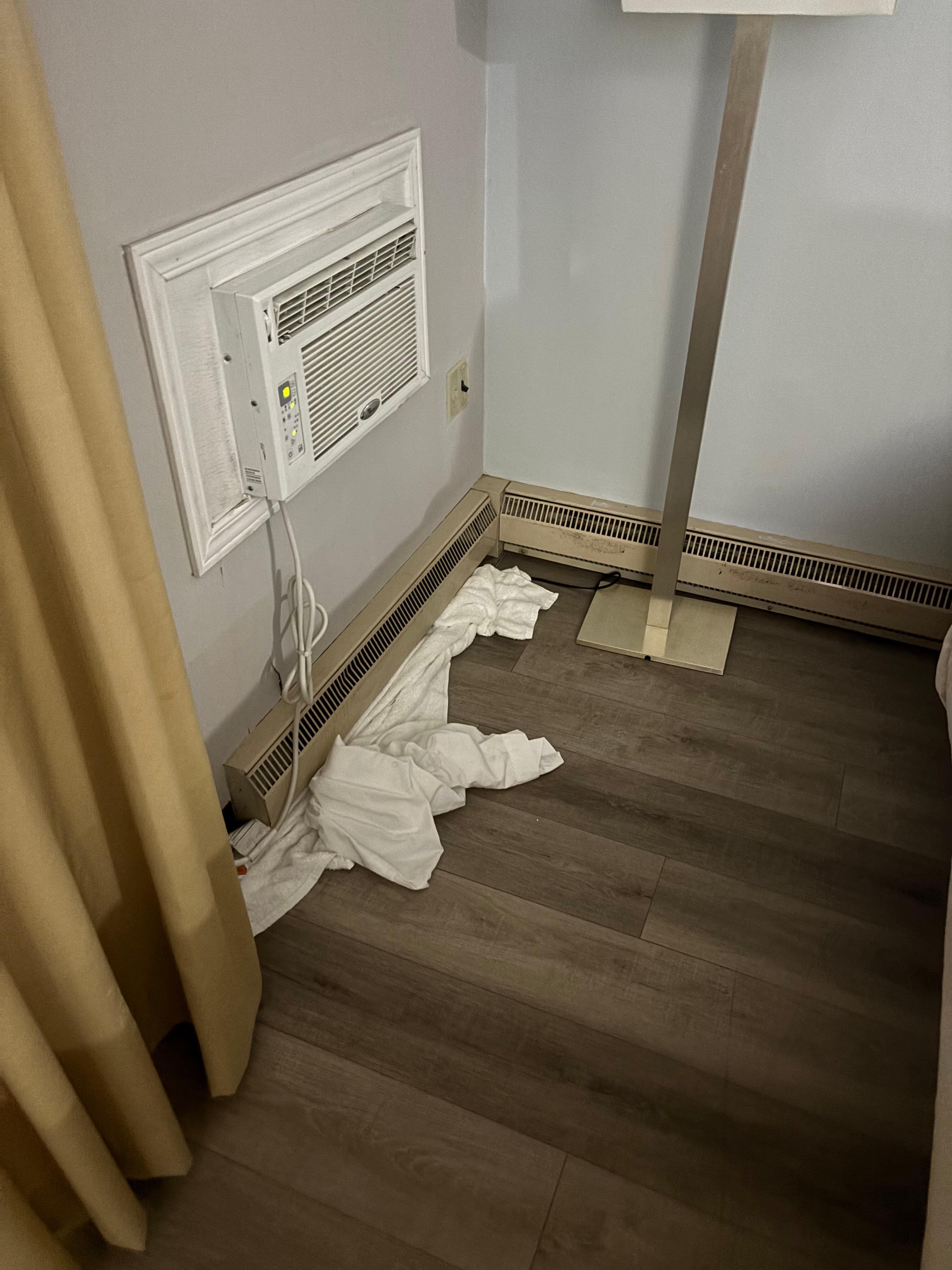 Towels on the floor (new clean room)