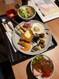 夕食に金目鯛の煮付けをどんぶりにして頂きました。