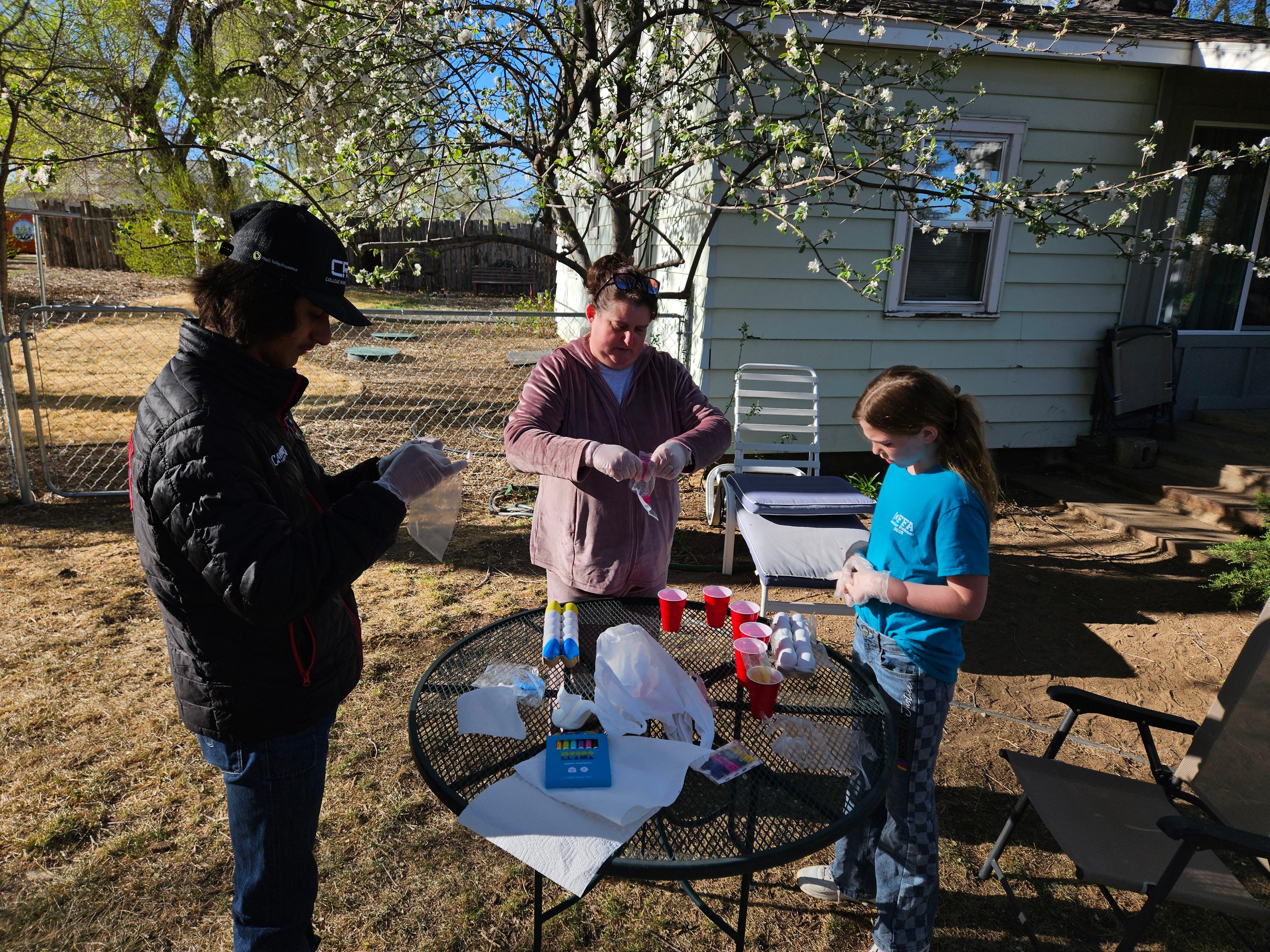 Cute house with nice outdoor areas to enjoy nice days without having to leave the yard. 
