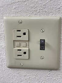 Bathroom switch did not work could not plug in blow dryer -404