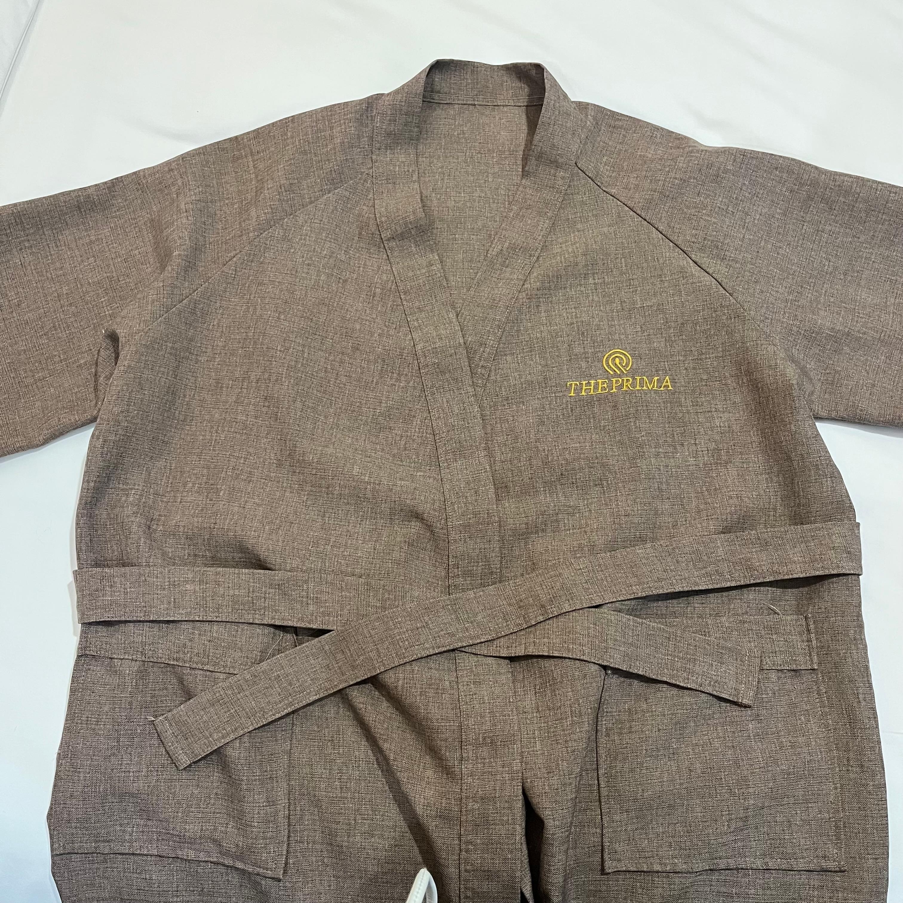 さらっとしていて着やすかったです
ズボンがないので
短パンとか長パンツがあると良いかもです