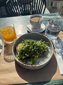 Frühstück auf der Dachterasse