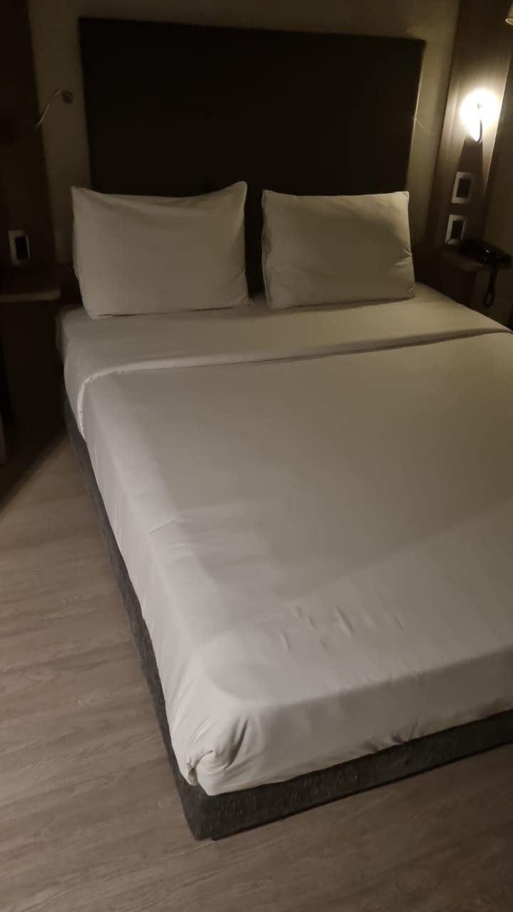 Cama baixa
Quarto pequeno
Diferente do contratado.