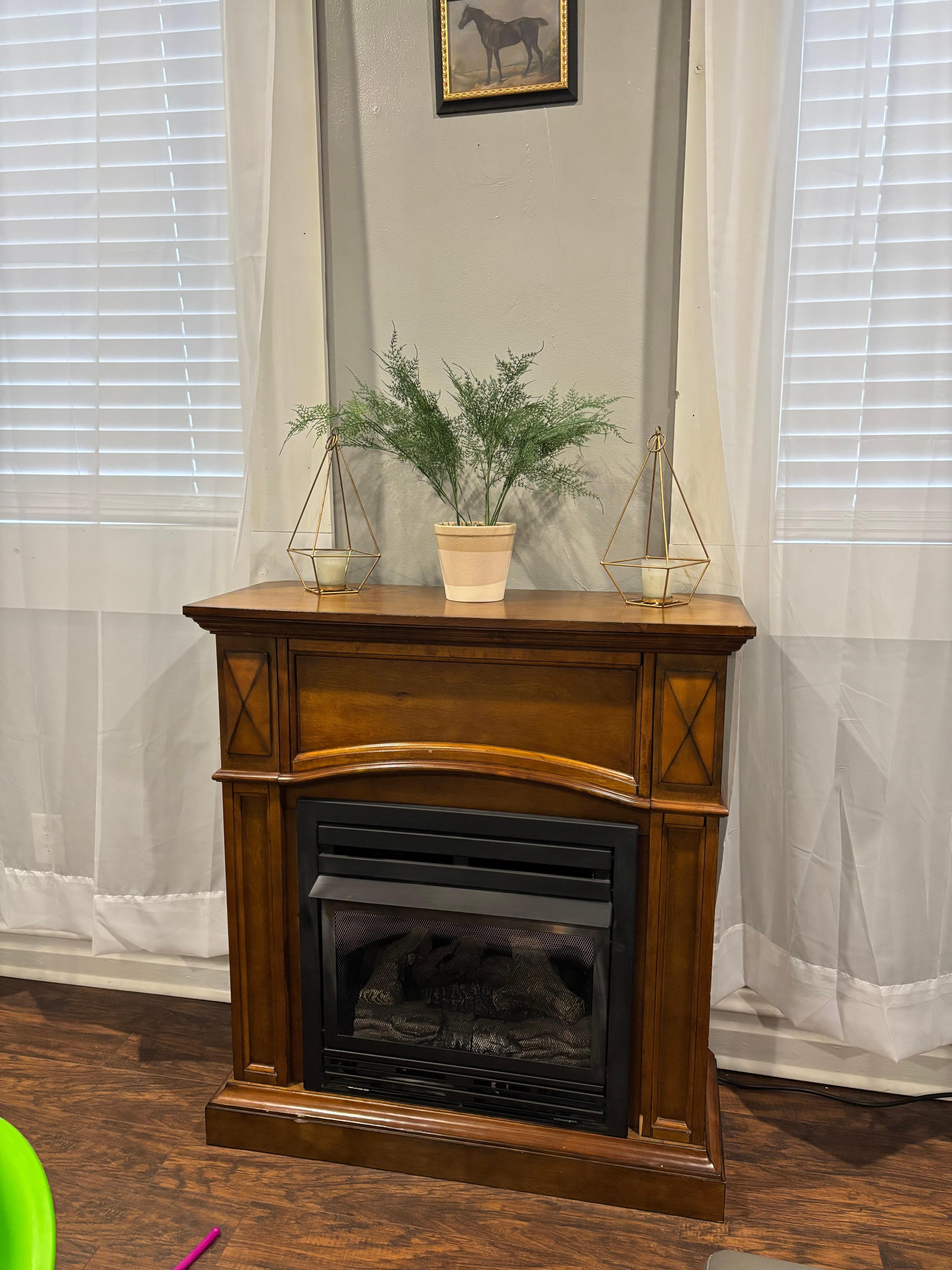 Absolutely loved this fireplace. It makes the room feel so cozy!