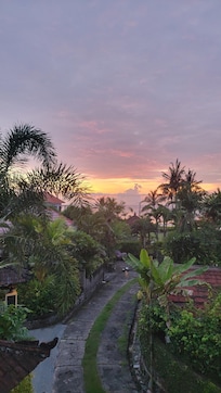 Aussicht von der oberen Plattform, die man für Yoga nutzen kann, oder einfach zum Relaxen