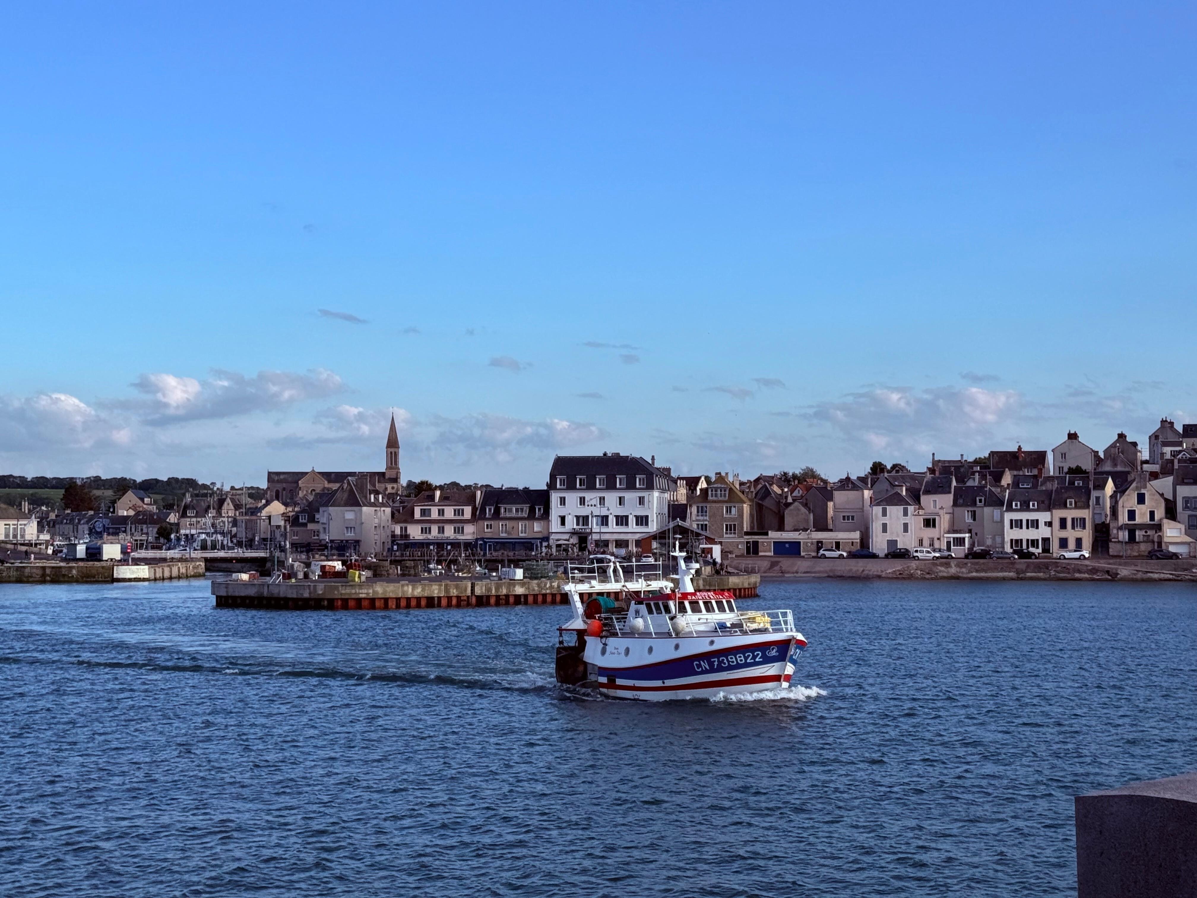 The pier is just a few minutes walk from the house. 