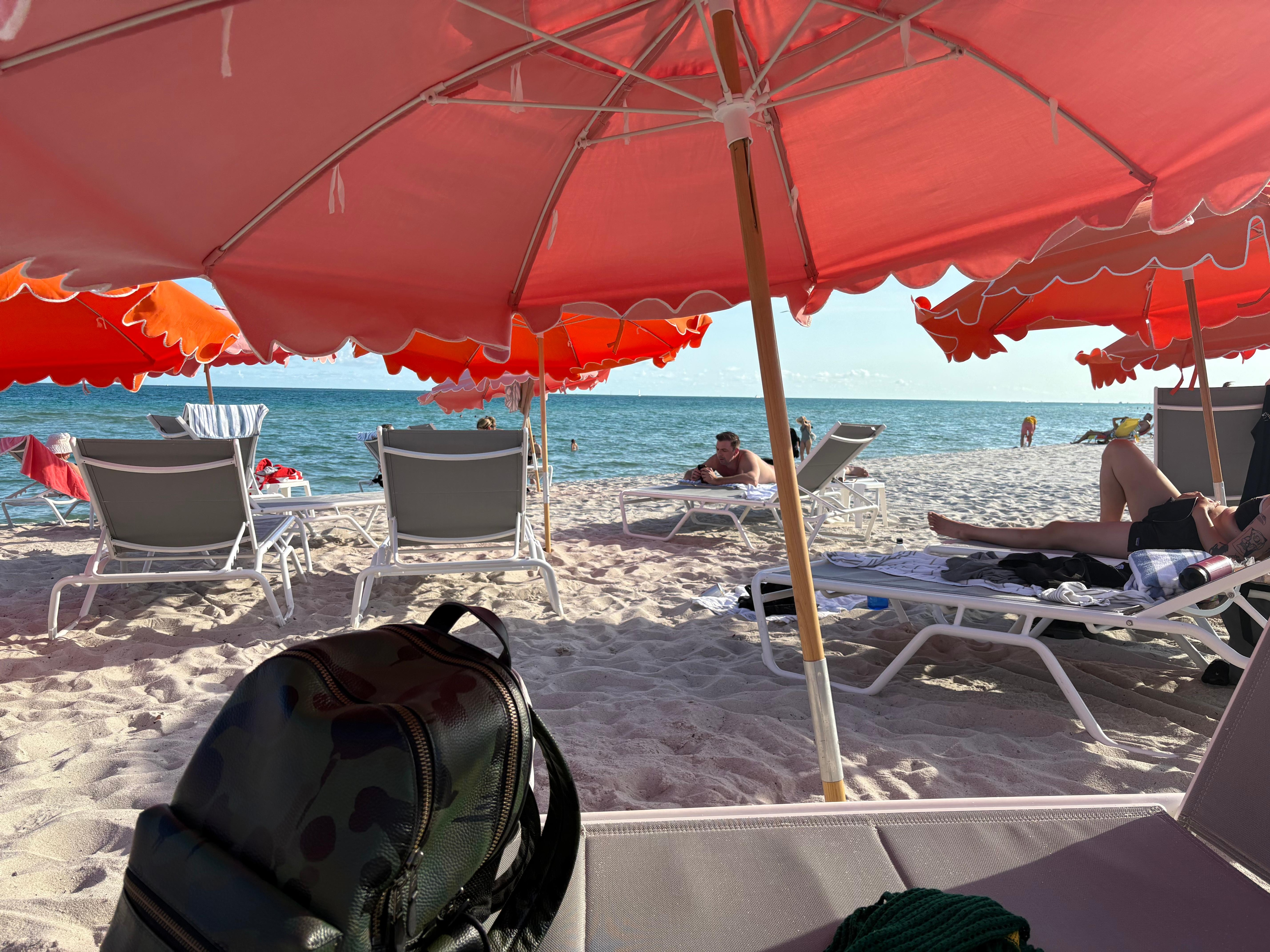 2 minute walk to the beach, chair and umbrella were included in my room price