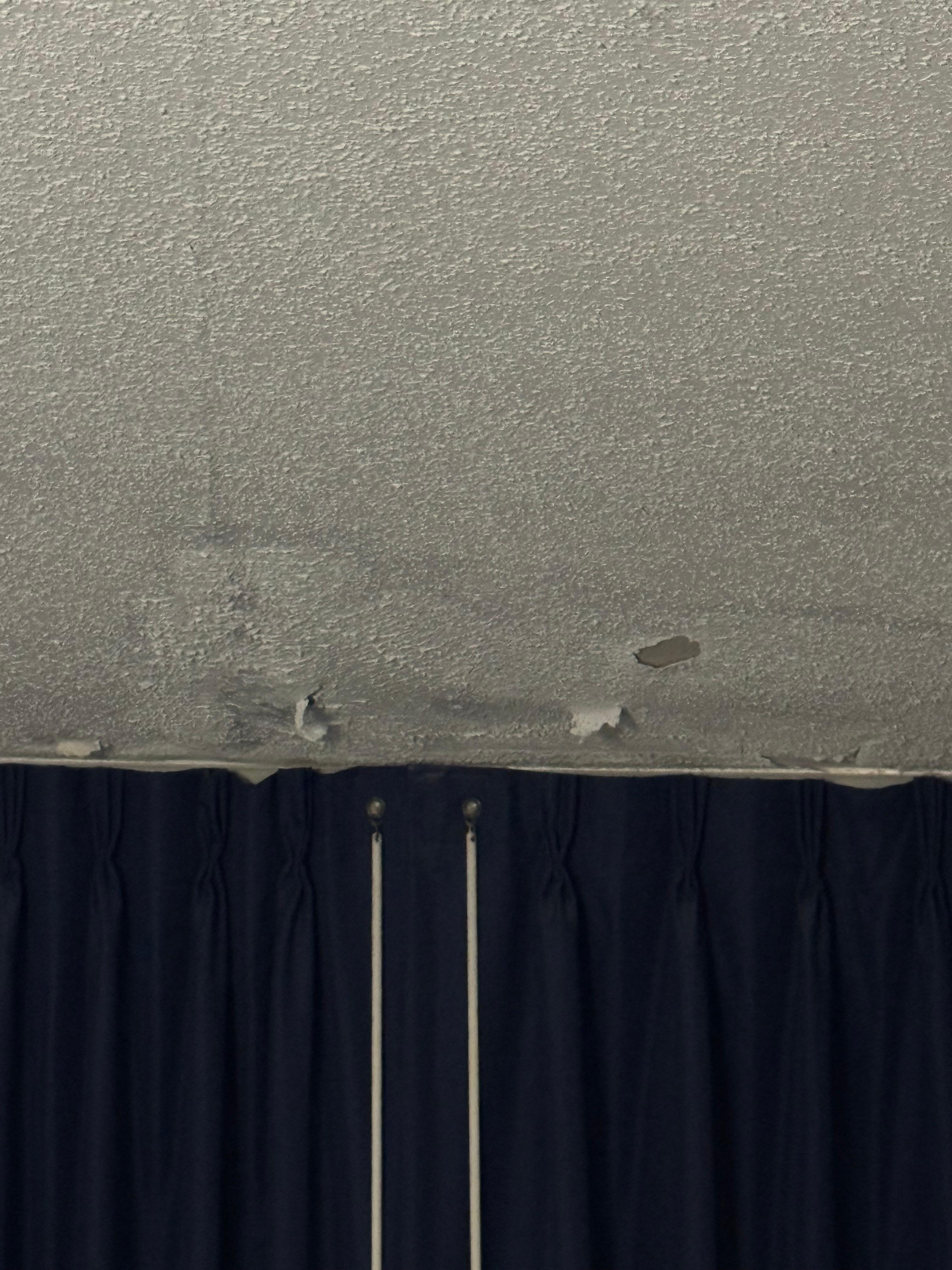 Ceiling multiplaces coming down