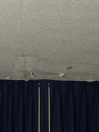 Ceiling multiplaces coming down