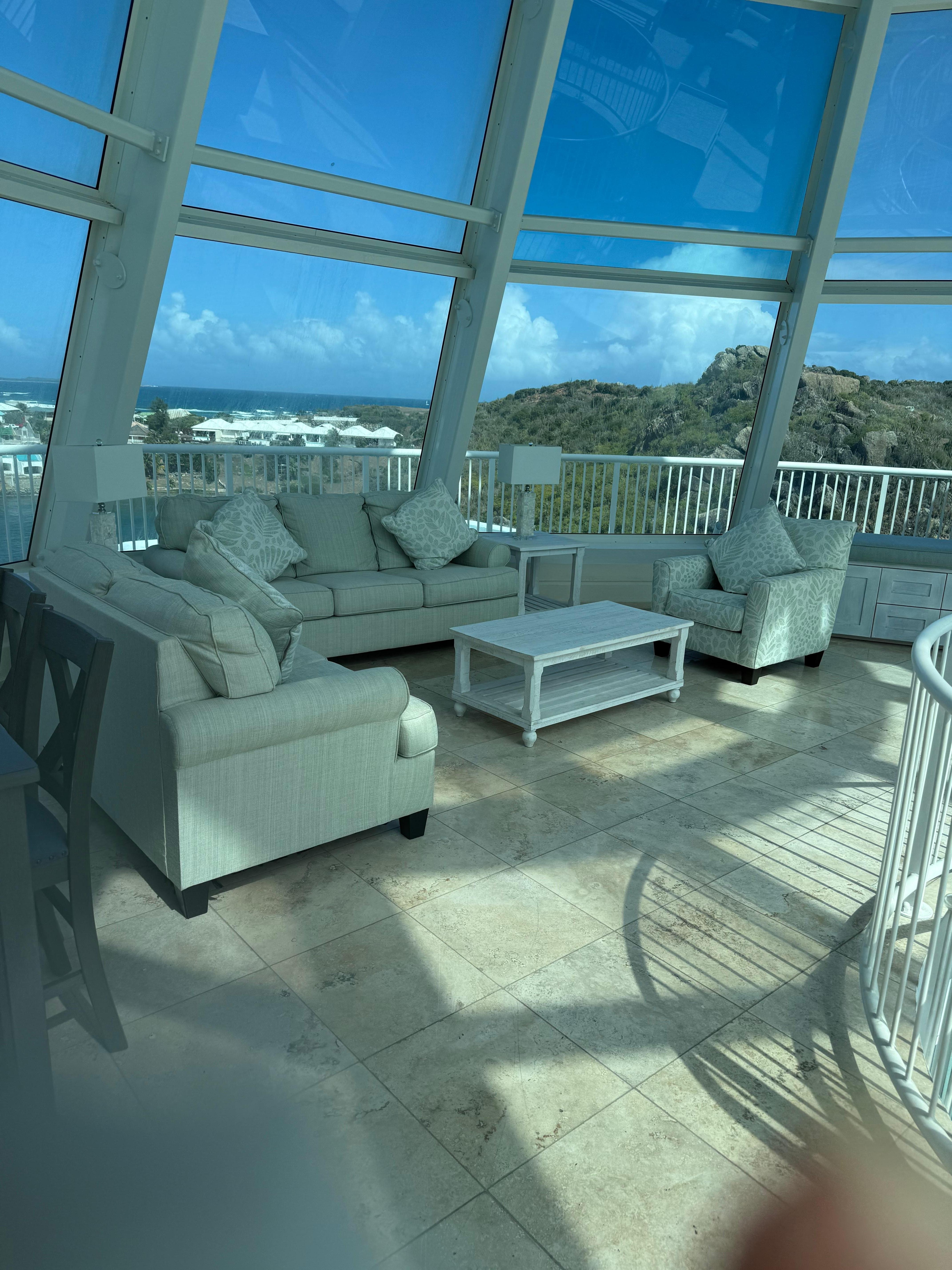 Yes, the top is the beautiful 