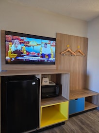 Shelving and hangers looked pretty new to us.