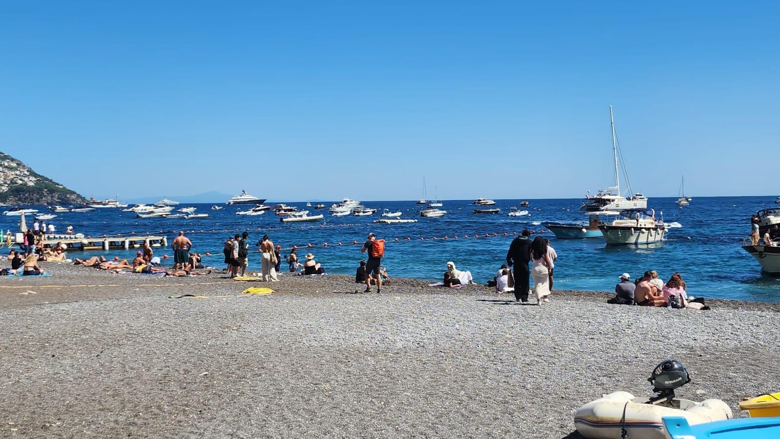 Poisitano beach