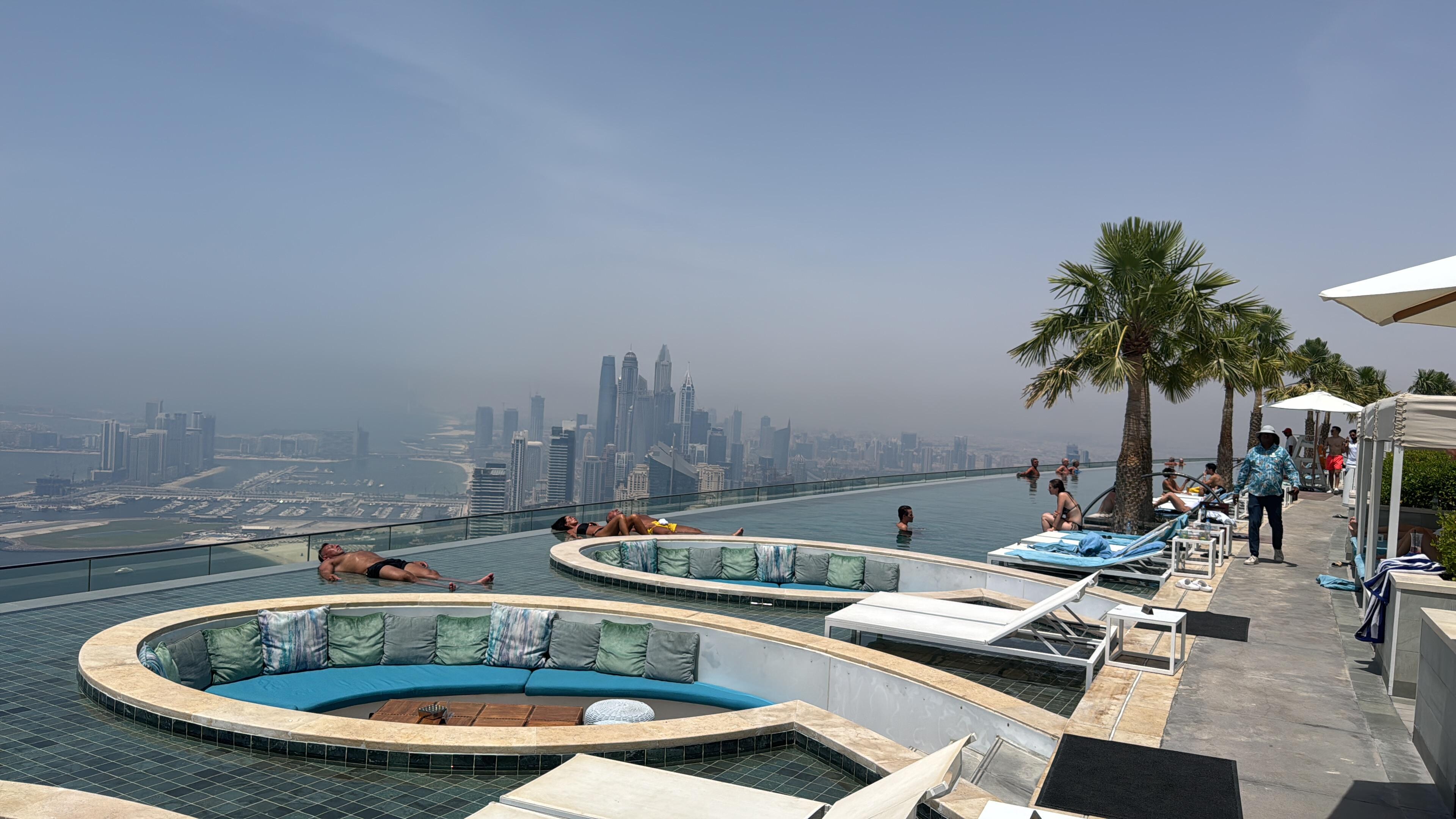 Infinity pool 