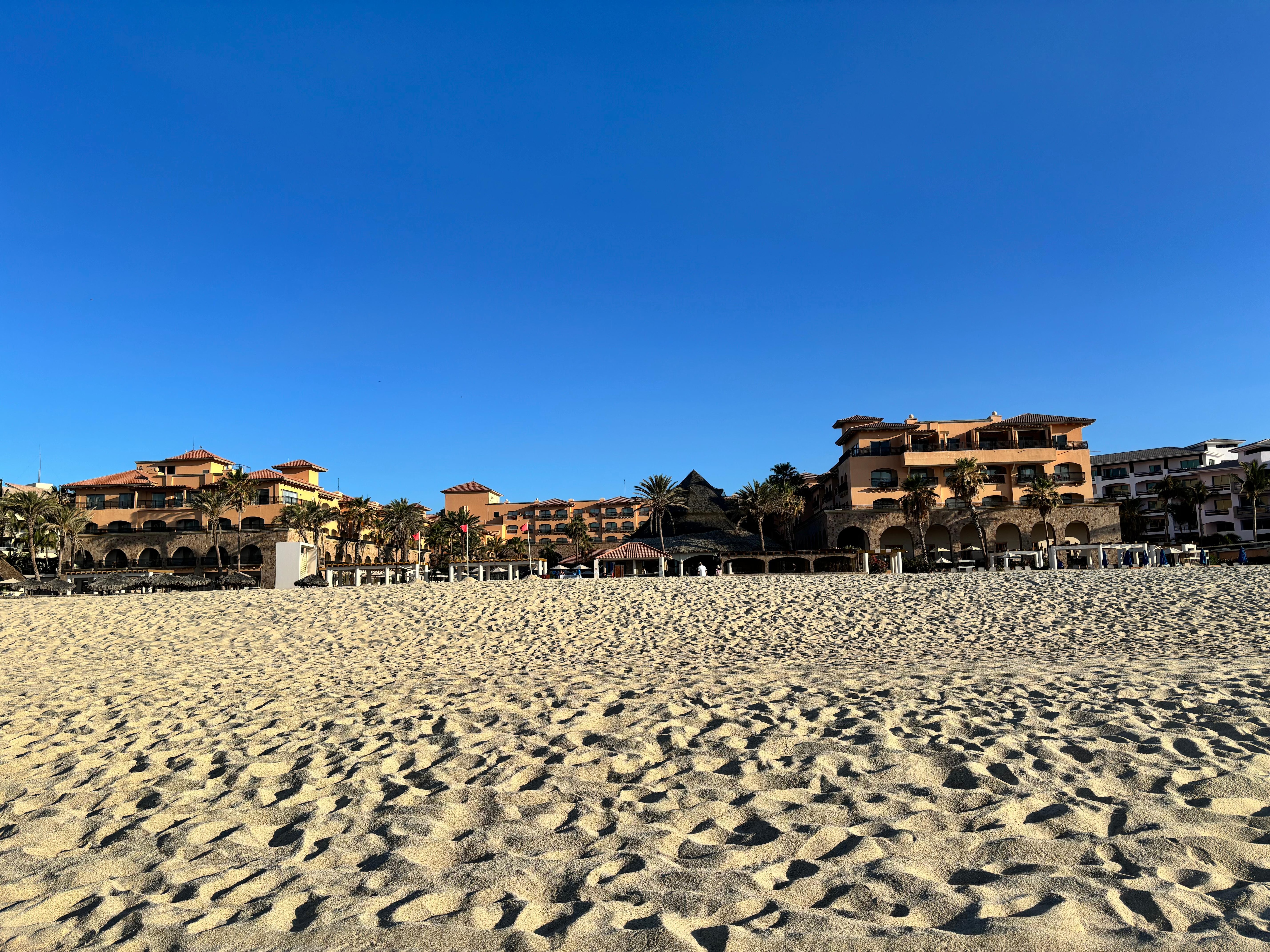 Vista del hotel desde la playa