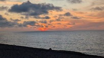 Beach a 15 min walk