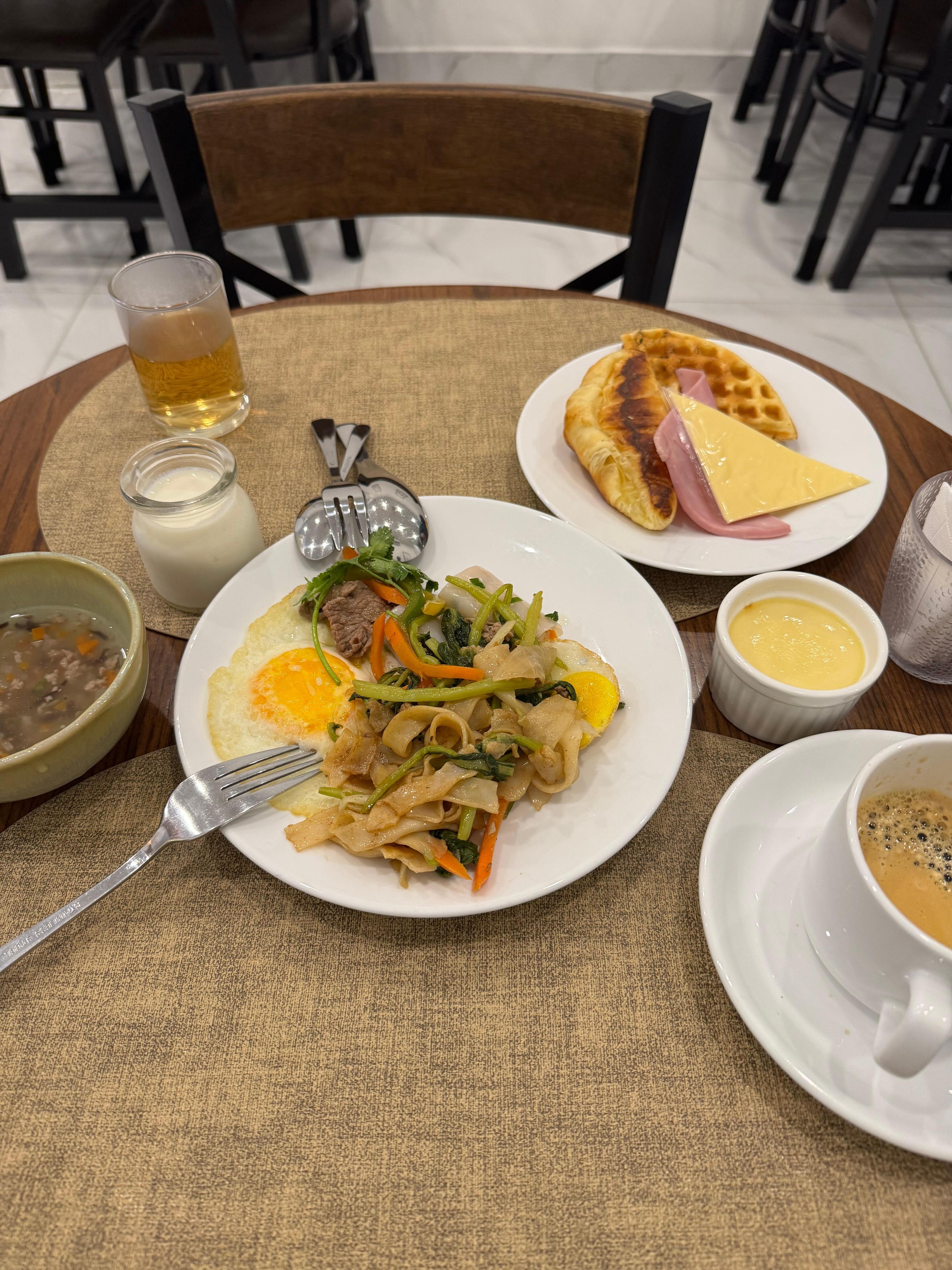 ボリューム満点朝食