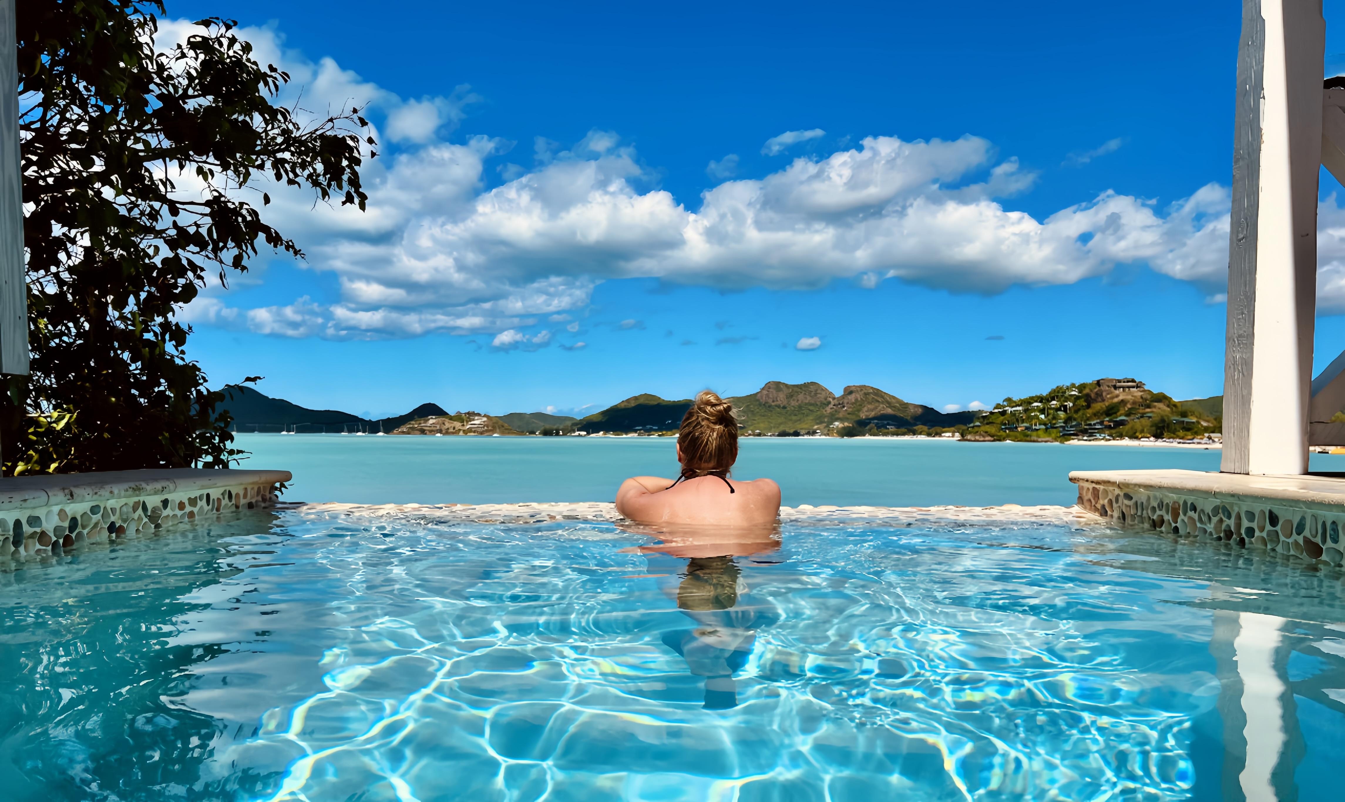 Plunge pool with a view!