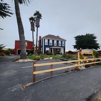 Front of the Inn, red building are th2 2 suites.