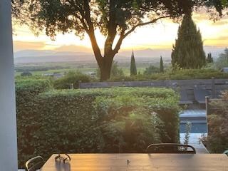 Udsigt fra den overdækkede terasse