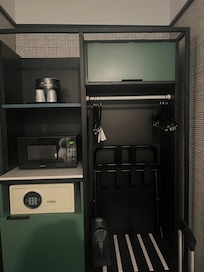 Never used the microwave but it was available. We loaded the fridge.