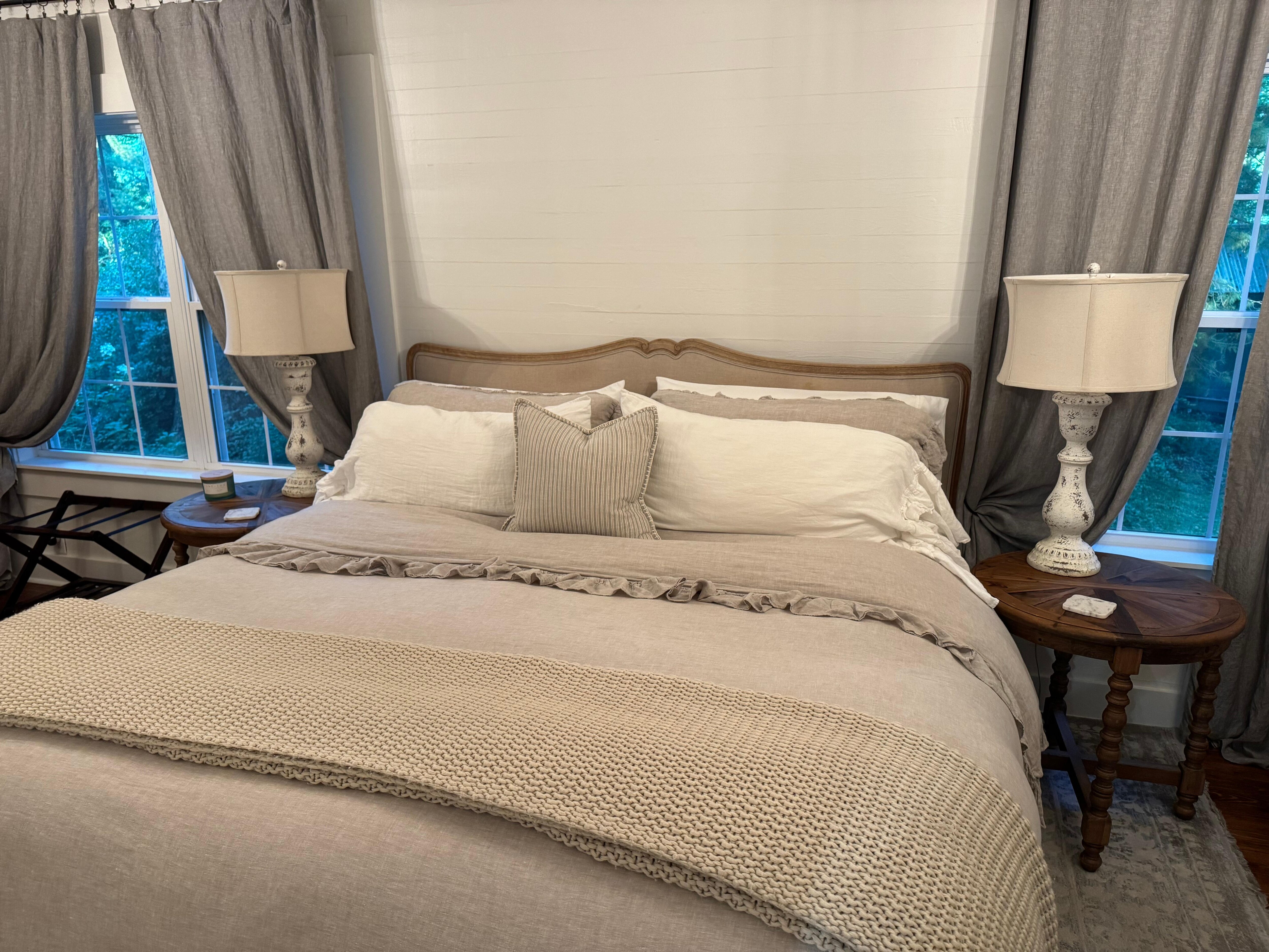 Very large bedroom