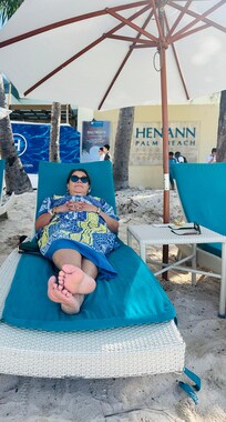 Relaxing for our last day staying at the Hennan Palm hotel. So blessed 🙏