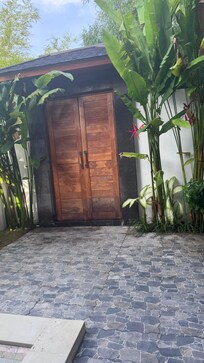 Front door to private courtyard - lockable