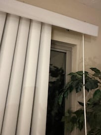 Missing slats on 70âs vertical blinds