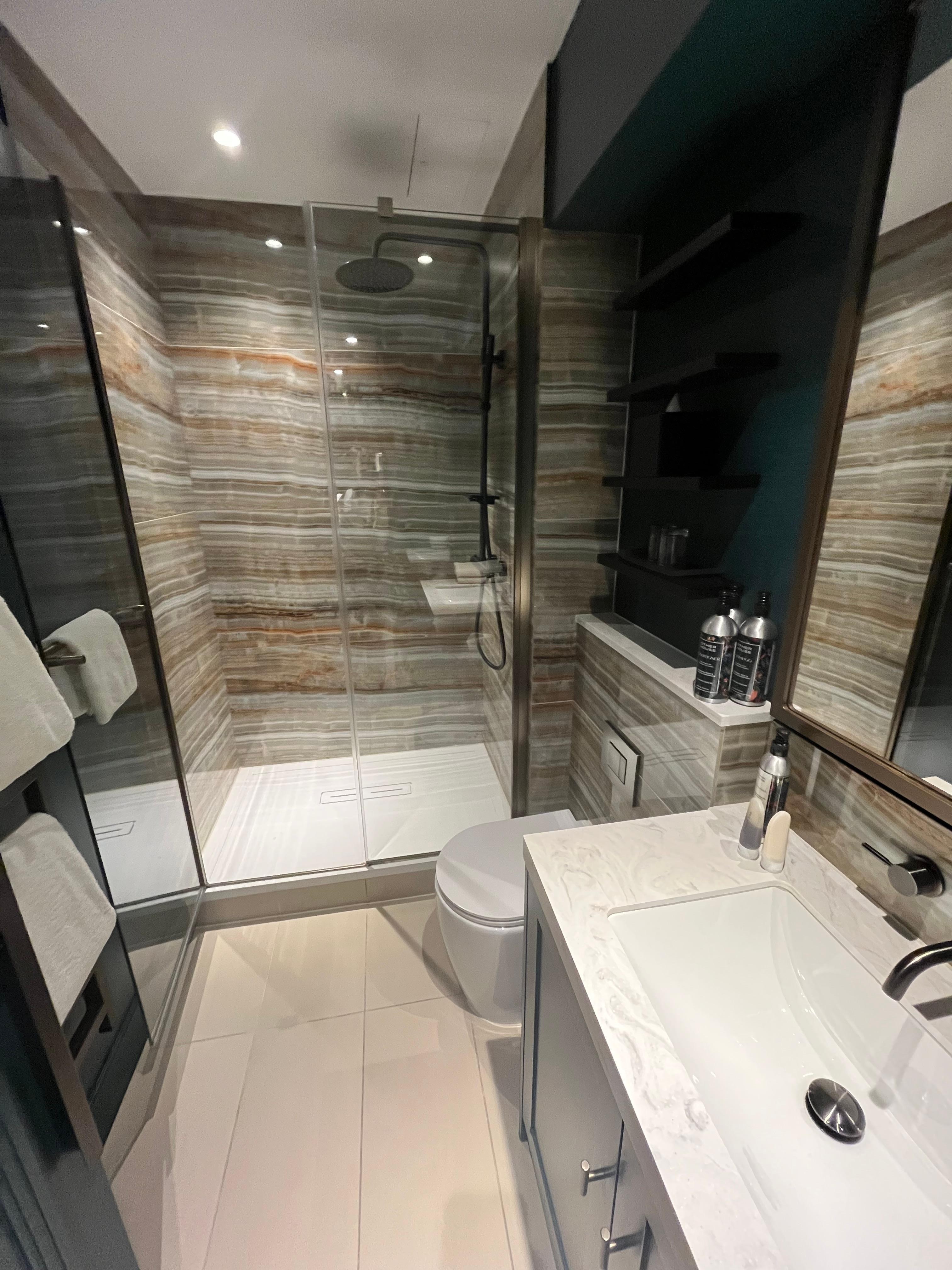 ピカピカの浴室