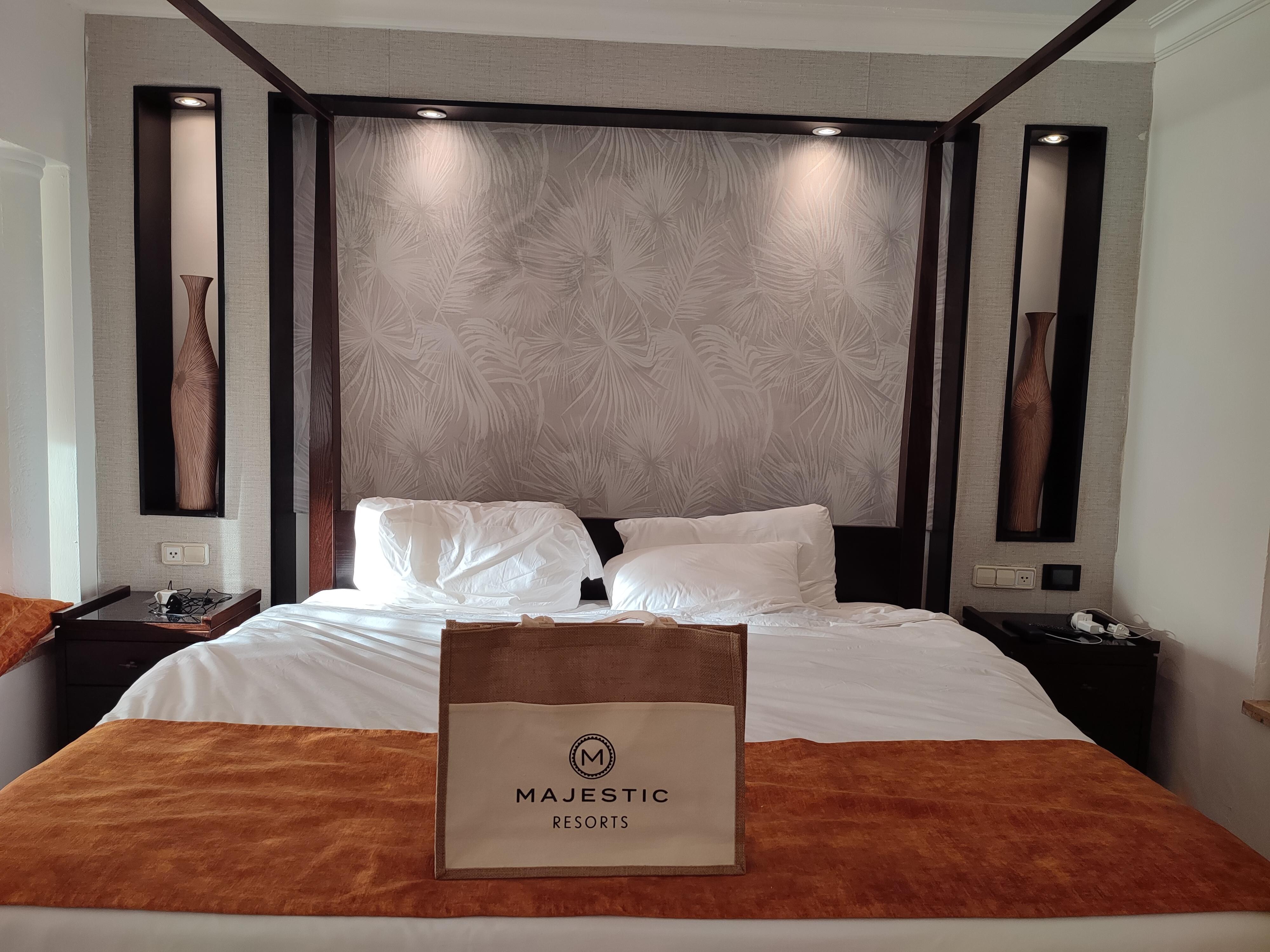 Room 4236 bedroom area