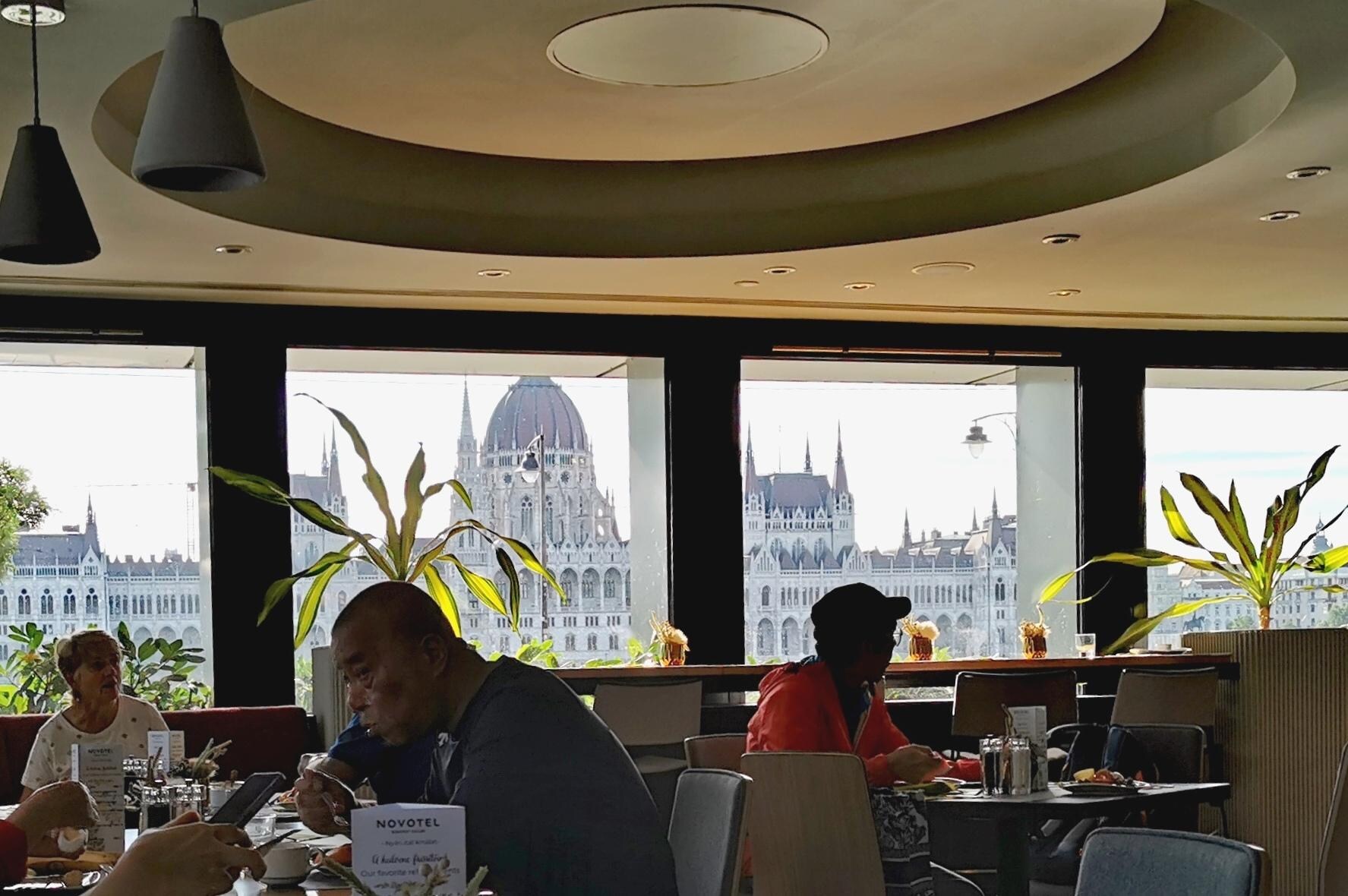 Dinning room of Novotel Danube